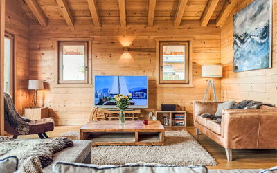 Gingembre 8 244.2: Design Intérieur, Bois, Meubles, Plafond, Domicile, Salon, Canapé, Pièce, Éclairage, Cabane En Rondins