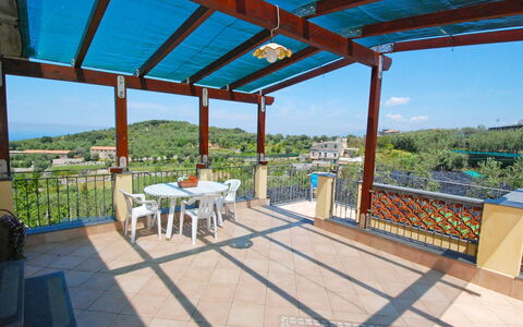 Il Montano: Propriété, Bâtiment, Immobilier, Porche, Maison, Pergola, Pièce, Patio, Domicile, Ombre