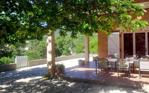 Roumagnac: Plante, Bâtiment, Ombre, Surface De La Route, Arbre, Chaise, Fenêtre, Zone Résidentielle, Immobilier, Paysage
