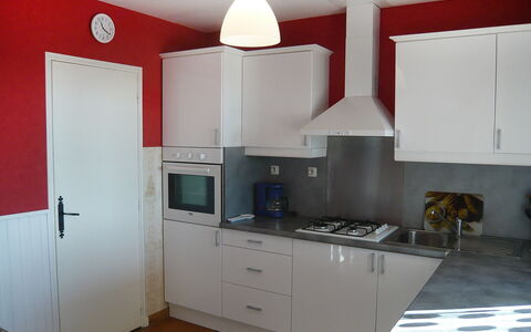 Roumagnac: Pièce, Cuisine, Cabinetry, Meubles, Comptoir, Propriété, Design Intérieur, Placard, Cuisinière, Bâtiment