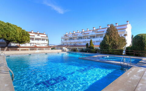 Residencial Gran Sol: L'Eau, Ciel, Plante, Propriété, Piscine, Bâtiment, La Nature, Bleu Azur, Arbre, Plan D'Eau
