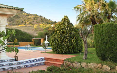 Finca la Poza: Propriété, Arbre, Biens, Immobilier, Maison, Jardin, Bâtiment, Villa, Domicile, Jardin Botanique