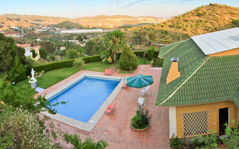Finca la Poza: Ciel, Plante, L'Eau, Bâtiment, Propriété, Piscine, Fenêtre, Arbre, Lot Terre, Nuage