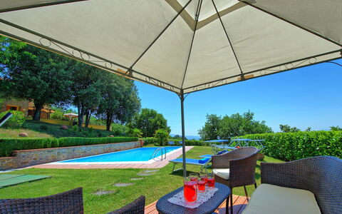 Villa Crispinino: Parapluie, Propriété, Ombre, Patio, Bâtiment, Immobilier, Maison, Loisir, Meubles, Accessoire De Mode