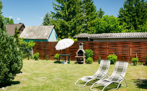 Margaret: Plante, Ciel, Meubles, Bâtiment, Table, Chaise, La Nature, Arbre, Botanique, Mobilier De Jardin