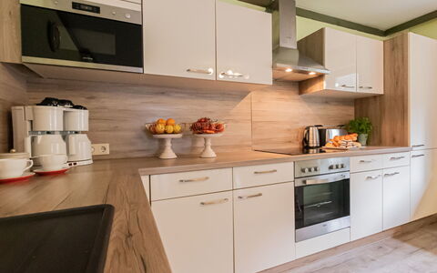 Charlotte 50604-002146-2020: Cabinetry, Comptoir, Propriété, Evier, Cuisinière, Bois, Cuisine, Appareil De Cuisine, Bâtiment, Design Intérieur