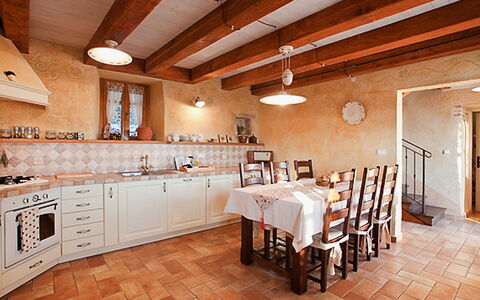 Gelci: Propriété, Pièce, Bâtiment, Meubles, Plafond, Sol, Design Intérieur, Cuisine, Maison, Immobilier
