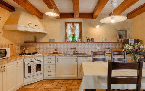 Gelci: Meubles, Design Intérieur, Sol, Cuisine, Comptoir, Bois, Sol, Plafond, Cabinetry, Pièce