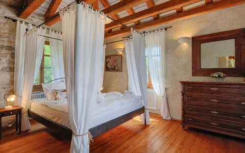 Gelci: Meubles, Design Intérieur, Lit, Sol, Sol, Chambre, Bois, Plafond, Éclairage, Textile