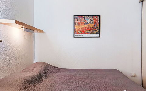 L'Annonciade: Mur, Design Intérieur, Chambre, Bois, Sol, Lit, Sol, Drap De Lit, Plafond, Pièce