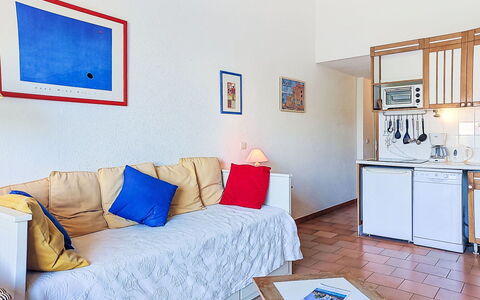 L'Annonciade: Meubles, Design Intérieur, Appartement, Sol, Sol, Domicile, Chaise, Canapé, Pièce, Salon