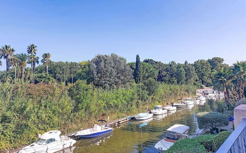 L'Annonciade: L'Eau, Bateau, Navire, Voie Navigable, Bateaux Et Nautique - Materiel Et Fournitures, Canal, Marina, Cours D'Eau, Banque, Lac