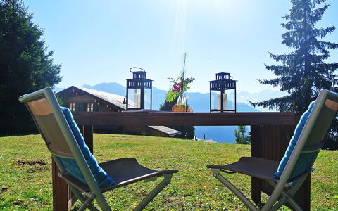 Verbier 390: Table, Meubles, Ciel, Herbe, Arbre, Montagne, Table De Pique-Nique, Paysage, Loisir, Vacances