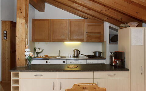 Verbier 390: Meubles, Cuisine, Bois, Design Intérieur, Comptoir, Plafond, Cabinetry, Sol, Appareil De Cuisine, Sol