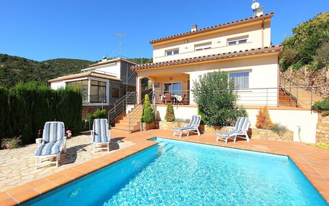Mas Ambros: Propriété, Bâtiment, Immobilier, Maison, Piscine, Villa, Domicile, Biens, Vacances, Machine De Natation