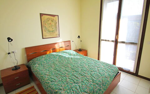 Monvalle 200: Chambre, Lit, Pièce, Meubles, Drap De Lit, Propriété, Cadre De Lit, Sol, Literie, Matelas