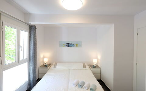 Formentor Ii: Chambre, Pièce, Meubles, Propriété, Lit, Design Intérieur, Plafond, Cadre De Lit, Sol, Bâtiment