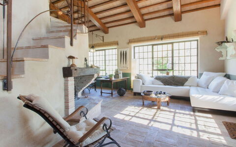 Nest: Propriété, Pièce, Meubles, Salon, Bâtiment, Design Intérieur, Domicile, Maison, Immobilier, Table Basse