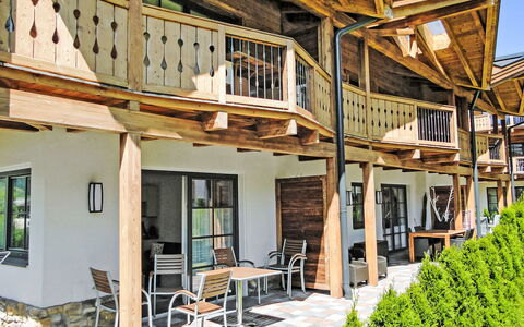 Kaprun 155: Bois, Porche, Balcon, Ombre, Appartement, Biens, Chalet, Tache De Bois, Eco Hôtel, Lumber