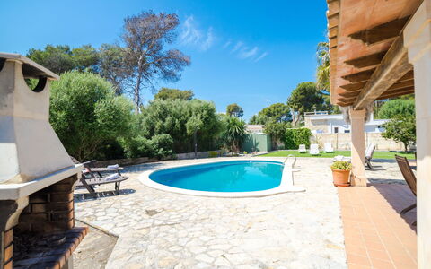 Sanso: L'Eau, Ciel, Propriété, Plante, Bâtiment, Piscine, Bleu Azur, Arbre, Chaise, Ombre