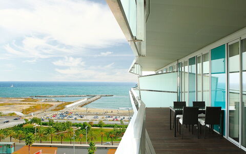 Diagonal Mar: Balcon, Propriété, Bâtiment, Architecture, Maison, Immobilier, Appartement, Ciel, Domicile, Mer