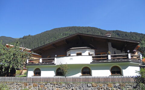 Conny: Propriété, Maison, Architecture, Bâtiment, Domicile, Immobilier, Tourisme, Vacances, Station De Montagne, Villa