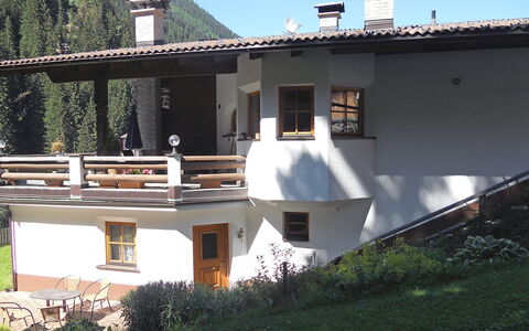 Conny: Maison, Propriété, Bâtiment, Toit, Domicile, Architecture, Immobilier, Villa, Ciel, Chalet