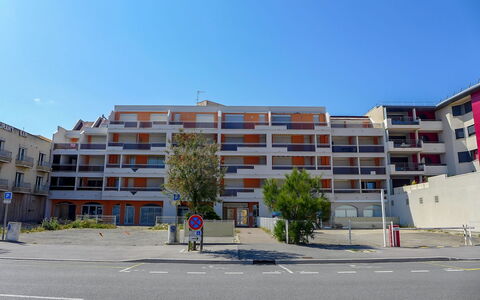 Les Terrasses du Levant: Ciel, Bâtiment, Plante, Propriété, Fenêtre, Design Urbain, Bloc Tour, Surface De La Route, Condominium, Zone Résidentielle