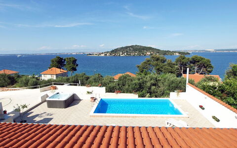 Zdenko 1: Propriété, Piscine, Toit, Maison, Bleu Azur, Immobilier, Bâtiment, Vacances, Ciel, Villa