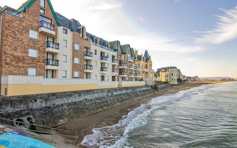 Les Flots: L'Eau, Ciel, Nuage, Bâtiment, Fenêtre, Cotiers Et Relief Océaniques, Plage, Maison, Ville