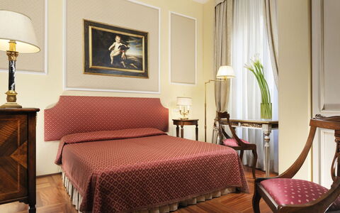 Chambre avec vue sur une cour interne