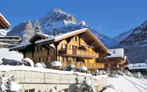 Chalet Nagano: Montagne, Ciel, Neige, Bâtiment, Blanc, Fenêtre, Maison, Pente, Gelé, Montagnes Relief