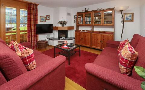 Chalet Nagano: Meubles, Design Intérieur, Sol, Pièce, Plafond, Canapé, Salon, Table, Sol, Télévision