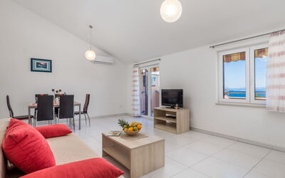 Logement:&nbsp;Tea 100.3