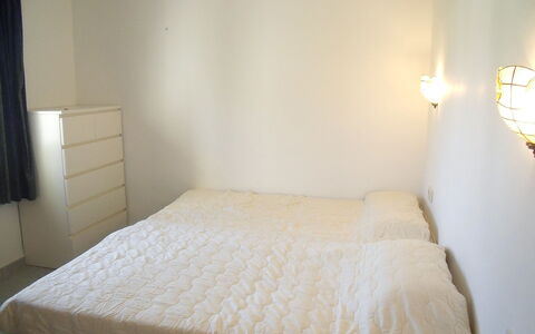Balcon al Mar: Chambre, Lit, Meubles, Matelas, Pièce, Propriété, Cadre De Lit, Literie, Drap De Lit, Sol