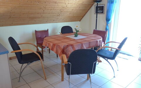 Villa Sorgenfrei: Pièce, Propriété, Table, Meubles, Chaise, Sol, Design Intérieur, Maison, Bâtiment, Immobilier