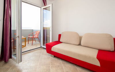 Logement:&nbsp;Ivana 100.3