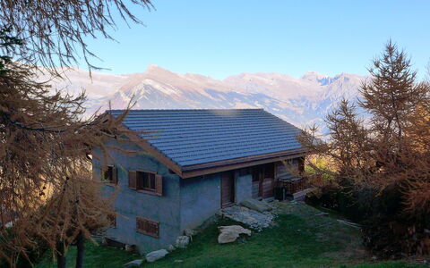 La Bergerie: Propriété, Maison, Domicile, Montagne, Ciel, Paysage Naturel, Toit, Immobilier, Chalet, Bâtiment