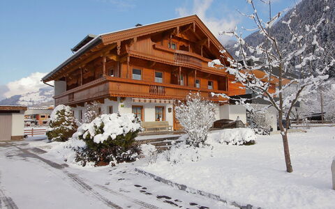 Hauser: Neige, L'Hiver, Propriété, Maison, Domicile, Montagne, Ciel, Gelé, Bâtiment, Immobilier