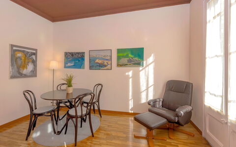 Eixample Esquerre Arago Rocafort: Pièce, Design Intérieur, Propriété, Meubles, Sol, Revêtement De Sol Stratifié, Bâtiment, Parquet, Table, Mur