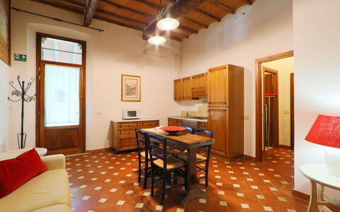 Grosseto 825: Pièce, Propriété, Bâtiment, Meubles, Design Intérieur, Sol, Maison, Plafond, Immobilier, Table