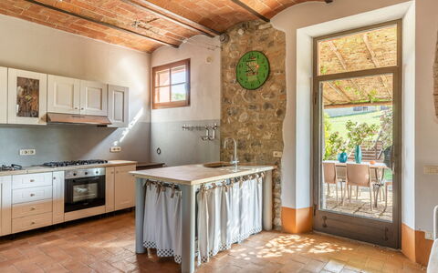 Villa Castiglione: Design Intérieur, Meubles, Sol, Bois, Cuisine, Sol, Plafond, Comptoir, Domicile, Pièce