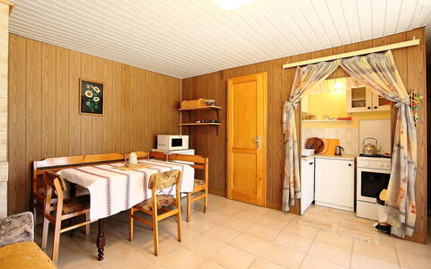Rosso: Pièce, Propriété, Meubles, Bâtiment, Design Intérieur, Immobilier, Maison, Plafond, Sol, Suite
