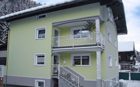 Dias: Ciel, Bâtiment, Propriété, Fenêtre, Blanc, Nuage, Architecture, Maison, Quartier