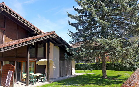 Von Allmen: Propriété, Maison, Domicile, Arbre, Immobilier, Bâtiment, Architecture, Zone Résidentielle, Chalet, Printemps