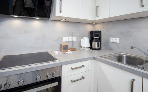 Molenstrasse: Cuisine, Comptoir, Appareil De Cuisine, Principaux Appliance, Électroménager, Cabinetry, Design Intérieur, Sol, Cuisinière, Le Fourneau