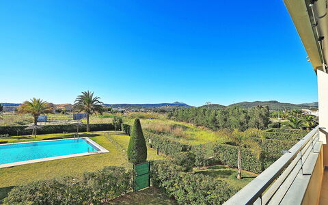 Isleta Marina: Propriété, Ciel, Immobilier, Paysage Naturel, Maison, Bleu Azur, Piscine, Vacances, Architecture, Herbe