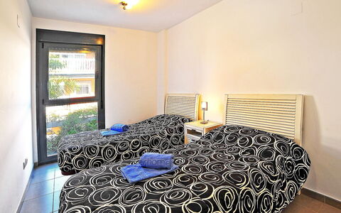 Isleta Marina: Chambre, Pièce, Meubles, Propriété, Lit, Drap De Lit, Cadre De Lit, Design Intérieur, Literie, Immobilier