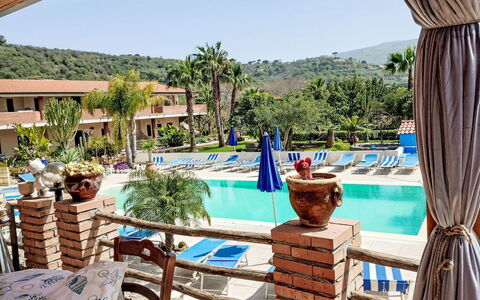 Capo Vaticano 120: Recours, Piscine, Mobilier De Jardin, Eco Hôtel, Balancelle, Parapluie, Hacienda, Hôtel, Ombre, Vacances