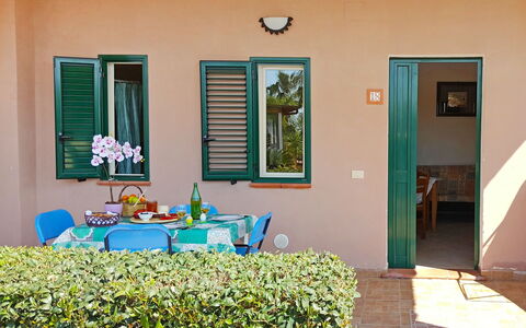 Capo Vaticano 120: Vert, Pièce, Propriété, Turquoise, Maison, Mur, Bâtiment, Design Intérieur, Domicile, Immobilier